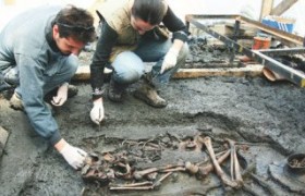 Almanya ve İngiltere arkeolojik kazı izniyle petrol araması yapıldı