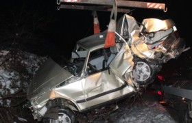 Buzlu yolda zincirleme kaza: 5 yaralı var