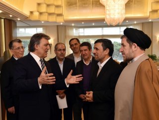 Ahmedinejad’dan Gül’e ziyaret